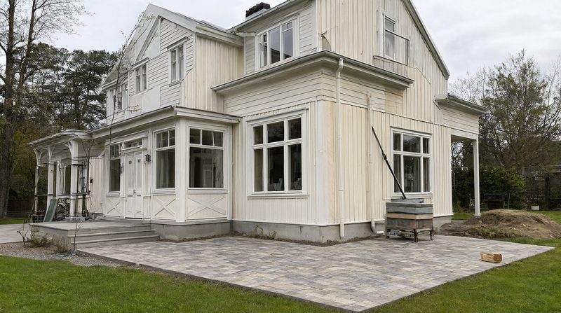 Markstensläggning runt huset